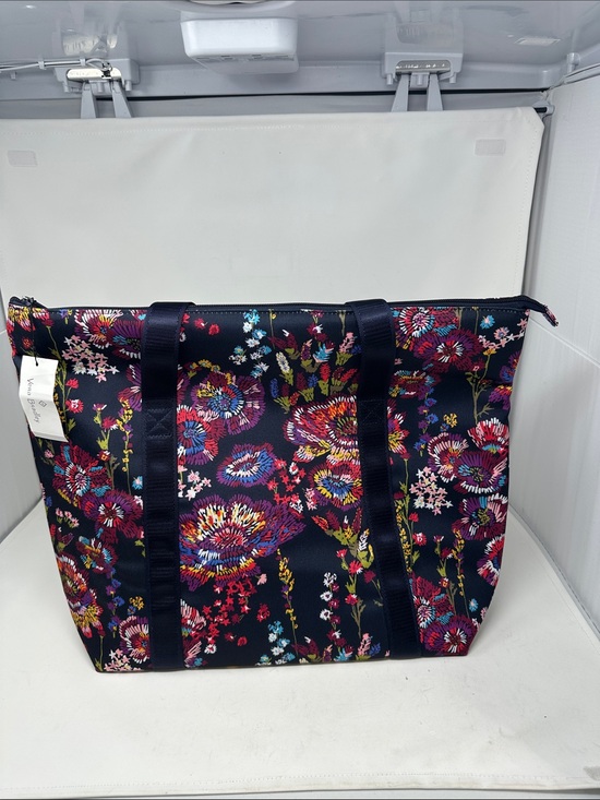Vera Bradley Handbags - Vera Bradley Cooler tote